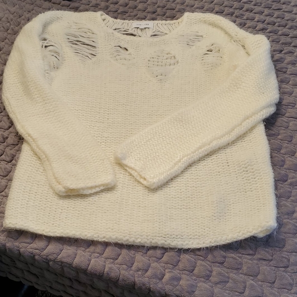 POSH SHOW. Anthro John + Jenn Distressed Sweater - Picture 3 of 8